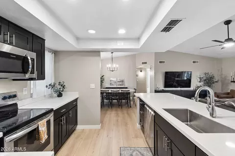 Kitchen - 3943 W Willow Ave, Phoenix, AZ 85029 photo 9 of 9