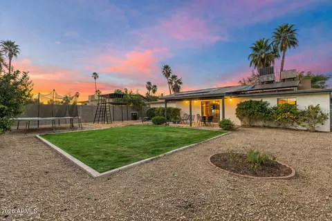 Exterior - 3943 W Willow Ave, Phoenix, AZ 85029 photo 7 of 9