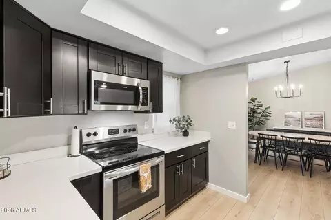 Kitchen - 3943 W Willow Ave, Phoenix, AZ 85029 photo 8 of 9