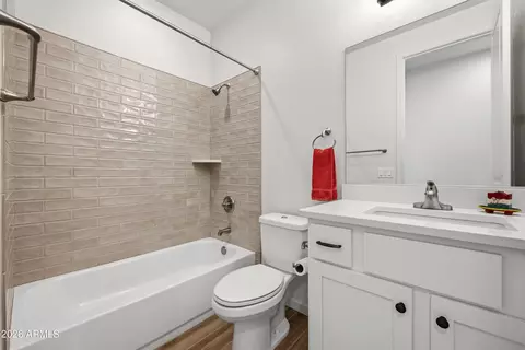 Bath - 6741 E Vaquero Cir, Hereford, AZ 85615 photo 3 of 6