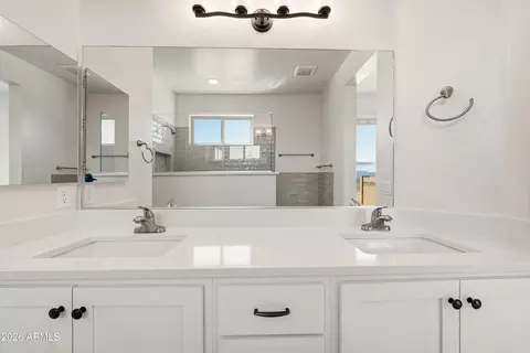 Bath - 6741 E Vaquero Cir, Hereford, AZ 85615 photo 5 of 6