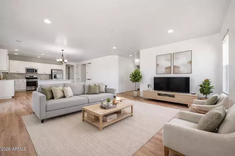Living - 6741 E Vaquero Cir, Hereford, AZ 85615 photo 1 of 4