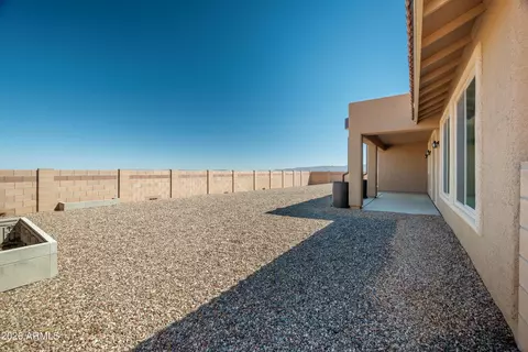 Exterior - 6741 E Vaquero Cir, Hereford, AZ 85615 photo 6 of 12