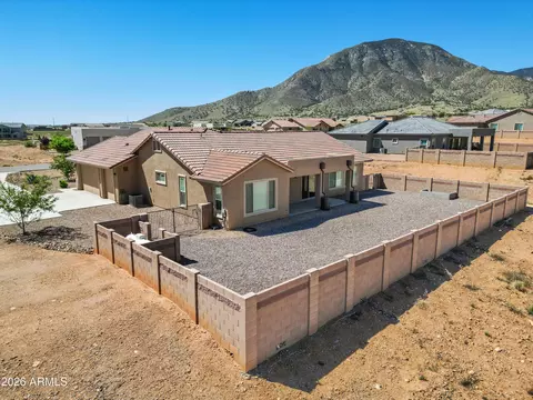 Exterior - 6741 E Vaquero Cir, Hereford, AZ 85615 photo 11 of 12