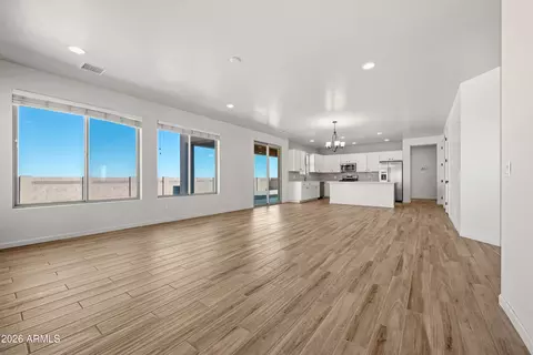 Living - 6741 E Vaquero Cir, Hereford, AZ 85615 photo 2 of 4