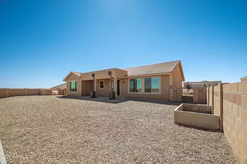 Exterior - 6741 E Vaquero Cir, Hereford, AZ 85615 photo 7 of 12