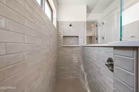 Bath - 6741 E Vaquero Cir, Hereford, AZ 85615 photo 6 of 6
