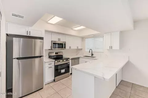6605 N 44th Ave, Glendale, AZ 85301