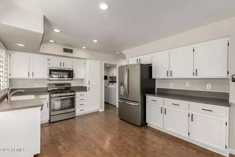 Kitchen - 20007 N 33rd St, Phoenix, AZ 85050 photo 1 of 1