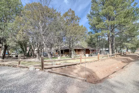 2233 Oakwood Dr, Lakeside, AZ 85929