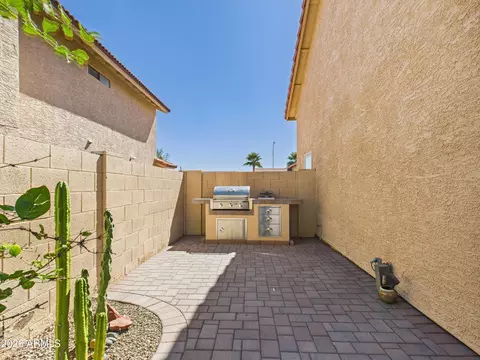 Exterior - 2750 E Rock Wren Rd, Phoenix, AZ 85048 photo 16 of 27