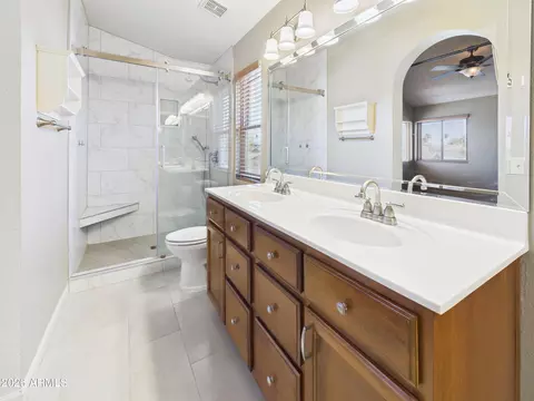 Bath - 2750 E Rock Wren Rd, Phoenix, AZ 85048 photo 1 of 10