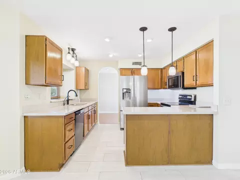 Kitchen - 2750 E Rock Wren Rd, Phoenix, AZ 85048 photo 2 of 5