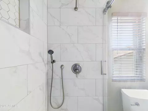 Bath - 2750 E Rock Wren Rd, Phoenix, AZ 85048 photo 3 of 10