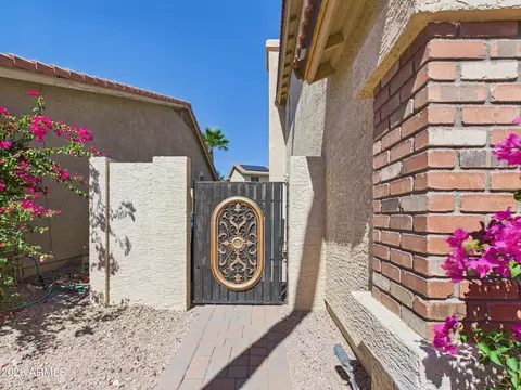 Exterior - 2750 E Rock Wren Rd, Phoenix, AZ 85048 photo 14 of 27