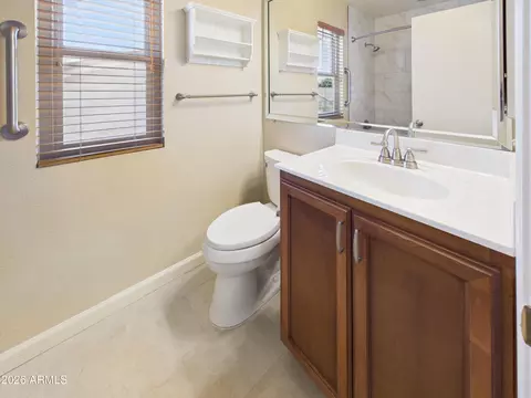 Bath - 2750 E Rock Wren Rd, Phoenix, AZ 85048 photo 8 of 10