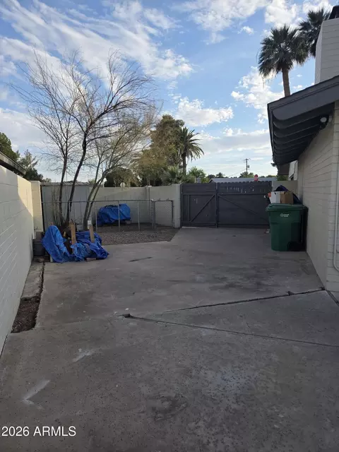 Exterior - 1010 E 6th Pl, Mesa, AZ 85203 photo 2 of 5