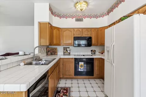 Kitchen - 1919 E Clipper Ct, Gilbert, AZ 85234 photo 2 of 3