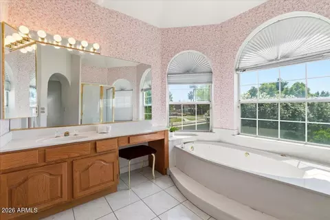 Bath - 1919 E Clipper Ct, Gilbert, AZ 85234 photo 2 of 4