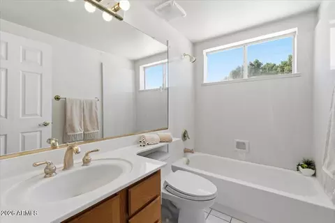 Bath - 1919 E Clipper Ct, Gilbert, AZ 85234 photo 4 of 4