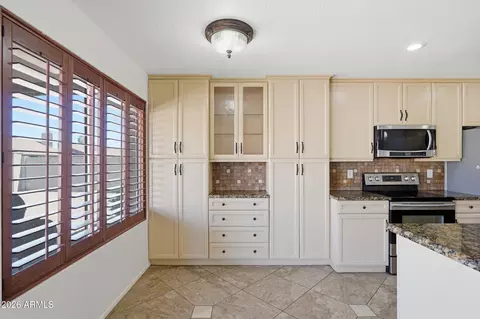 Kitchen - 3950 W Aster Dr, Phoenix, AZ 85029 photo 6 of 6