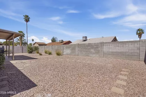 Exterior - 3950 W Aster Dr, Phoenix, AZ 85029 photo 7 of 8