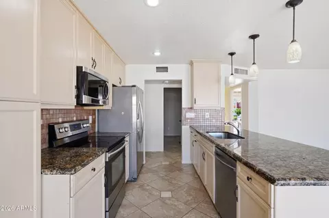 Kitchen - 3950 W Aster Dr, Phoenix, AZ 85029 photo 3 of 6