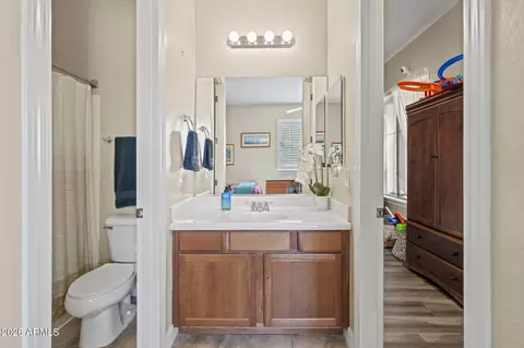 Bath - 3164 E Tonto Dr, Gilbert, AZ 85298 photo 4 of 7