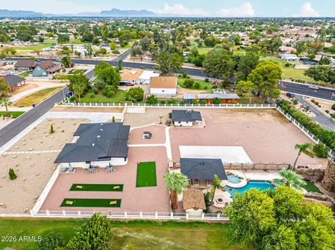 View/Area - 803 E Melody Dr, Gilbert, AZ 85234 photo 7 of 12