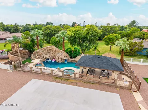 View/Area - 803 E Melody Dr, Gilbert, AZ 85234 photo 8 of 12