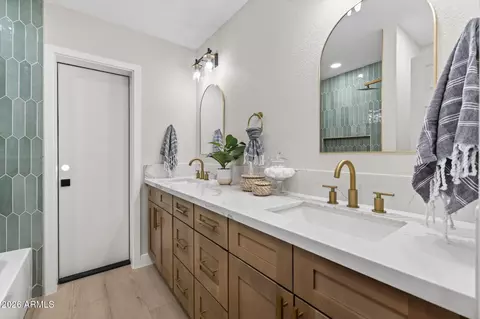 Bath - 902 E 10th Pl, Mesa, AZ 85203 photo 5 of 5