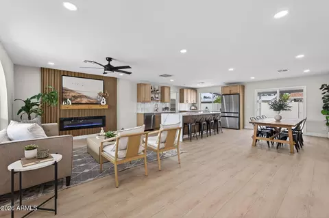 902 E 10th Pl, Mesa, AZ 85203