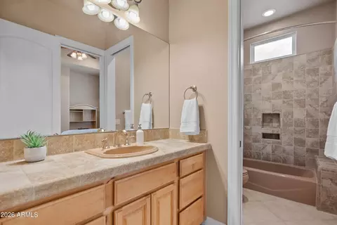 Bath - 1508 W Winter Dr, Phoenix, AZ 85021 photo 2 of 4