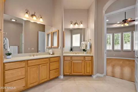 Bath - 1508 W Winter Dr, Phoenix, AZ 85021 photo 3 of 4