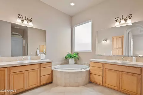 Bath - 1508 W Winter Dr, Phoenix, AZ 85021 photo 1 of 4