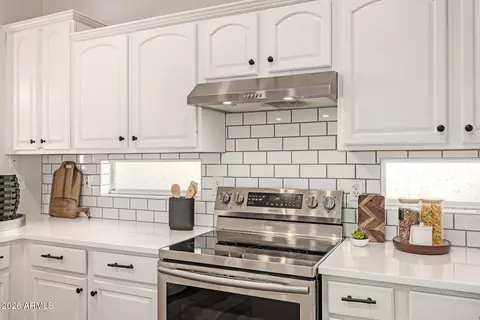 Kitchen - 4616 E Buckboard Ct, Gilbert, AZ 85297 photo 5 of 6