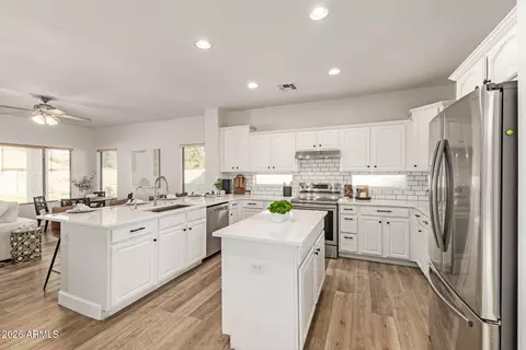 Kitchen - 4616 E Buckboard Ct, Gilbert, AZ 85297 photo 4 of 6