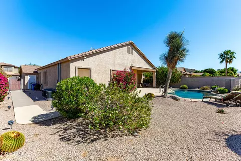 Exterior - 9043 E Hobart St, Mesa, AZ 85207 photo 7 of 8