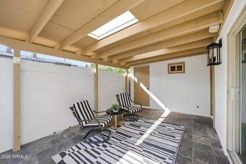 Exterior - 1125 E Kaler Dr, Phoenix, AZ 85020 photo 2 of 4