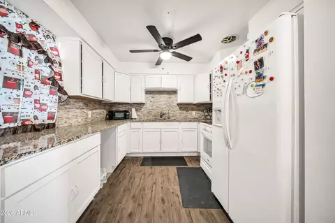Kitchen - 3311 E Harvard St, Phoenix, AZ 85008 photo 4 of 4