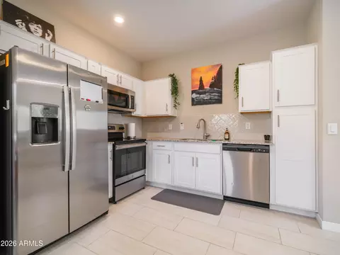 Kitchen - 2170 W Harmont Dr, Phoenix, AZ 85021 photo 1 of 1