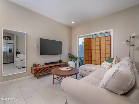 Living - 2170 W Harmont Dr, Phoenix, AZ 85021 photo 2 of 3