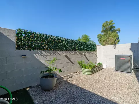 Exterior - 2170 W Harmont Dr, Phoenix, AZ 85021 photo 2 of 8