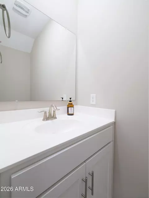 Bath - 2170 W Harmont Dr, Phoenix, AZ 85021 photo 3 of 3