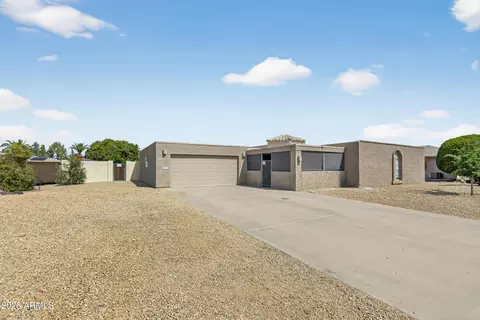 9726 W Pineridge Dr, Sun City, AZ 85351