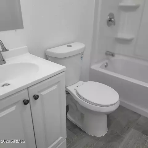 Bath - 3232 W Marshall Ave, Phoenix, AZ 85017 photo 4 of 4