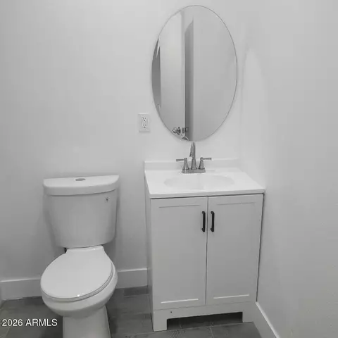 Bath - 3232 W Marshall Ave, Phoenix, AZ 85017 photo 2 of 4