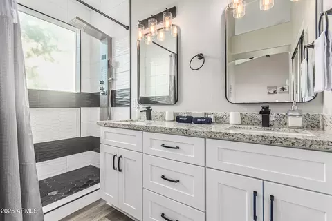Bath - 3438 N 30th St, Phoenix, AZ 85016 photo 1 of 3