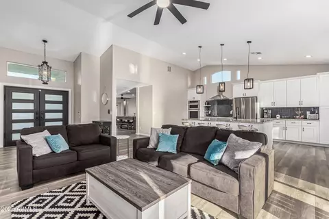 Living - 3438 N 30th St, Phoenix, AZ 85016 photo 1 of 2
