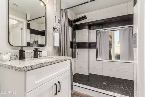 Bath - 3438 N 30th St, Phoenix, AZ 85016 photo 3 of 3